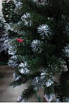 Künstlicher Weihnachtsbaum Kristall mit Zapfen und Viburnum auf einem Bein 220 cm