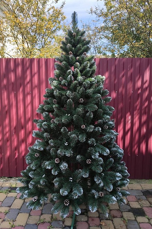 Albero di Natale Carmen con pigne argento e perle 150 cm